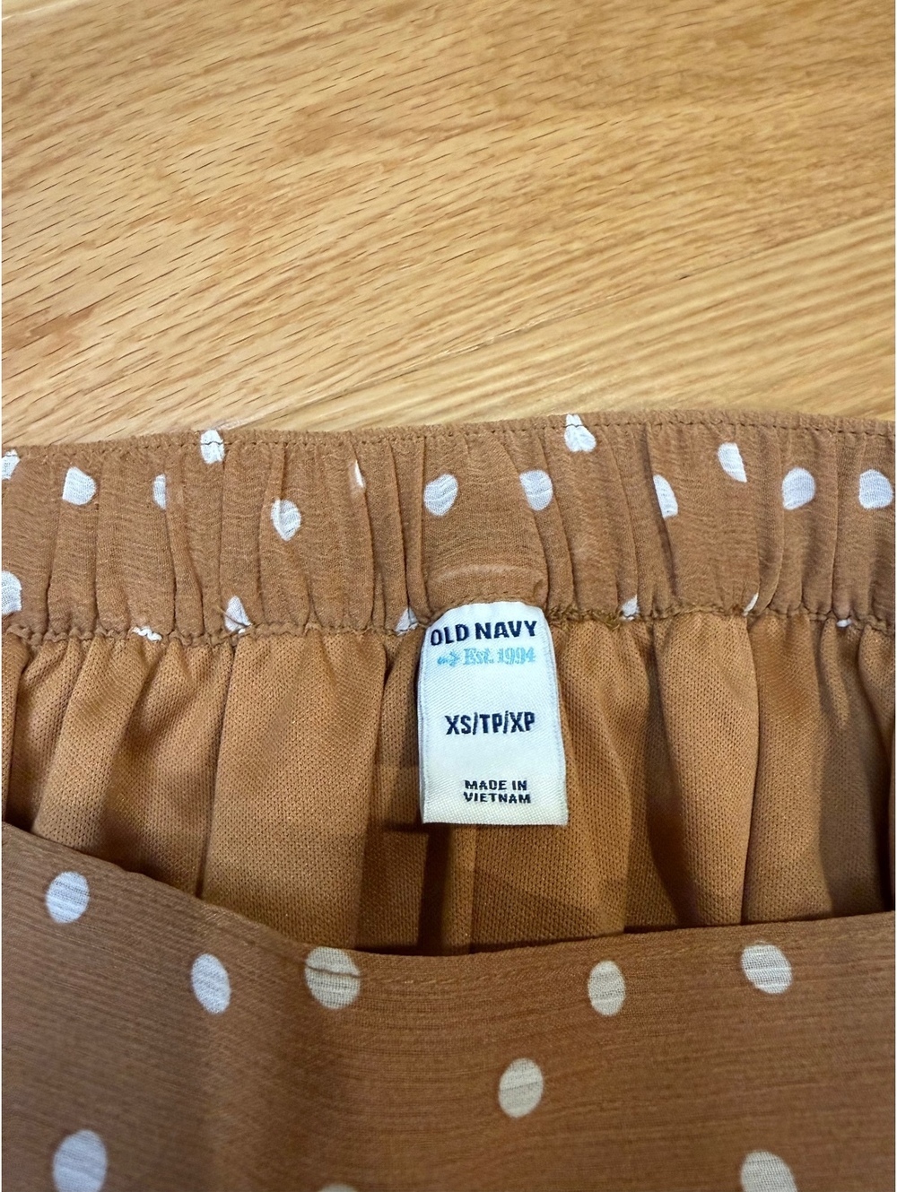 Old Navy Brown and White Polka Dot Pleated Polka Dot Mini Skirt - Picture 5 of 6